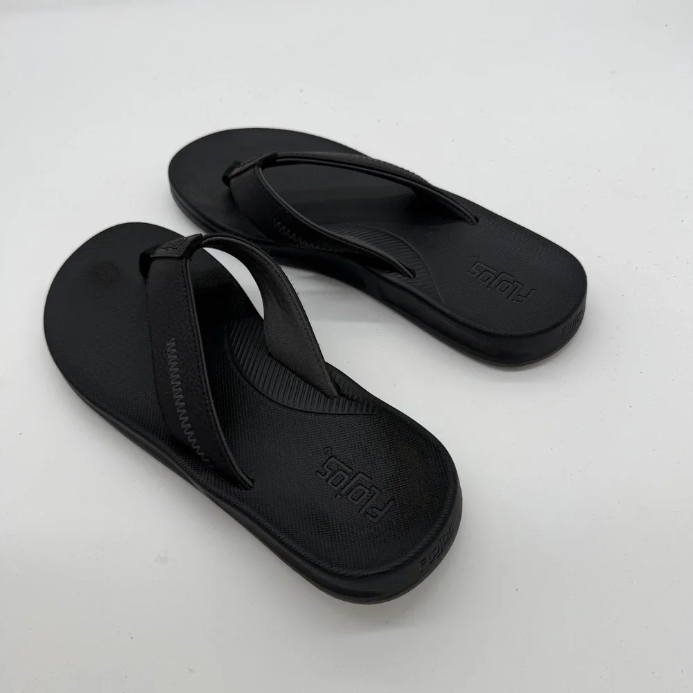 Flojos Mens Black Flip Flop Sandals Wide Strap Textured Footbed Size 11 3068